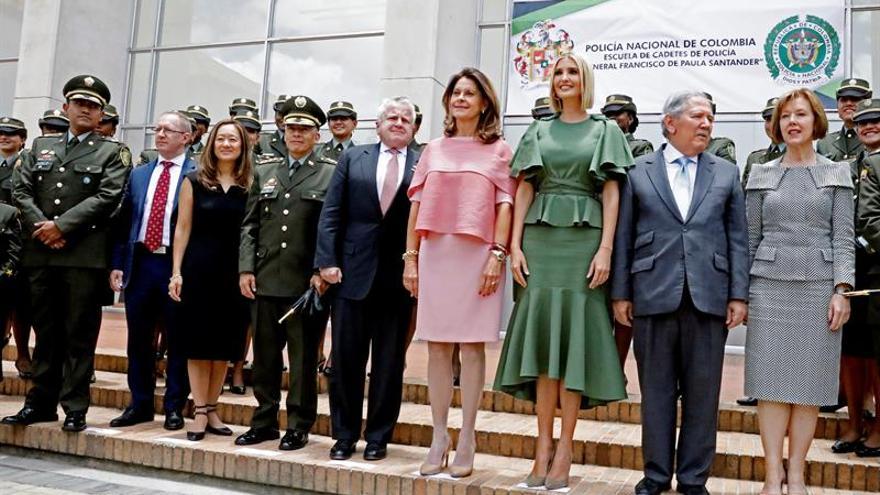 Resultado de imagen para Ivanka Trump rinde homenaje a vÃ­ctimas de atentado contra PolicÃ­a en BogotÃ¡