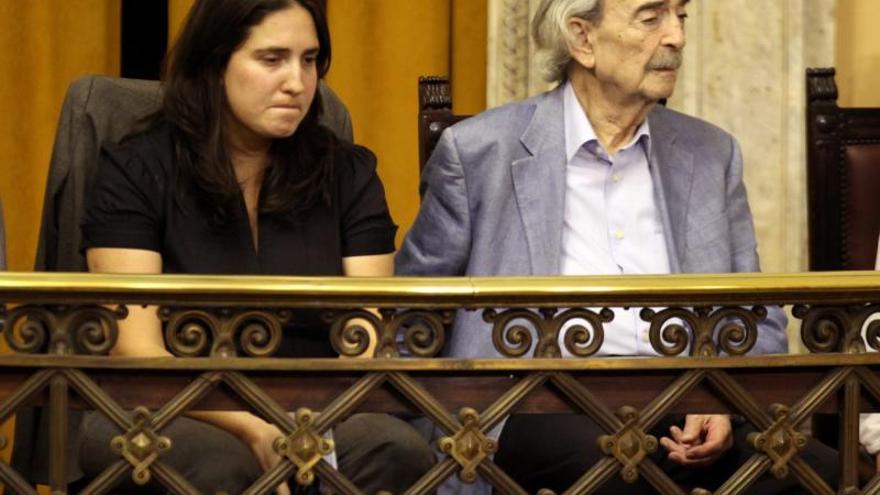 Macarena, nieta de Juan Gelman, viaja a México al funeral de su abuelo