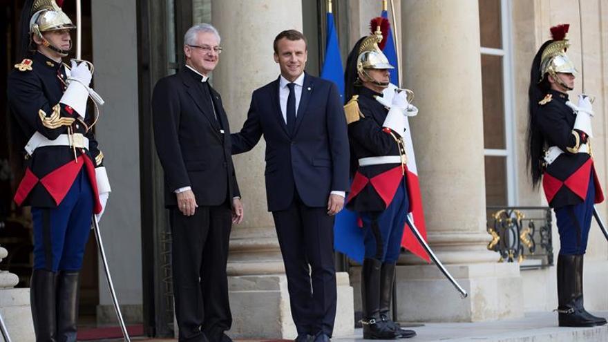 Macron recibe al arzobispo de La Seu, el segundo copríncipe de Andorra