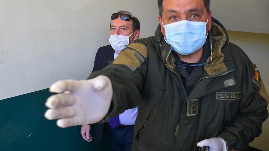 Ministro boliviano arrestado y cesado por caso de corrupción con respiradores
