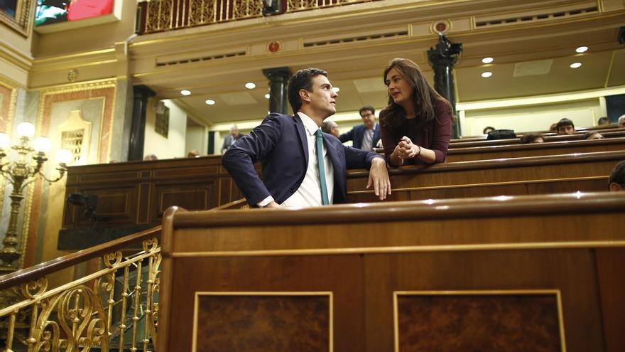 El presidente del Gobierno, Pedro Sánchez, y la ministra de Sanidad, Carmen Montón, en una imagen de archivo.