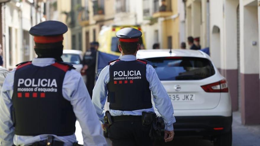 Mossos-investigan-domicilio-Masquefa-Barcelona_EDIIMA20161017_0513_31.jpg