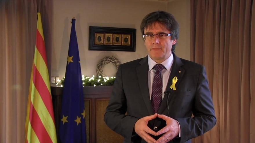 El Parlament acepta que Puigdemont delegue el voto pese a la advertencia de los letrados