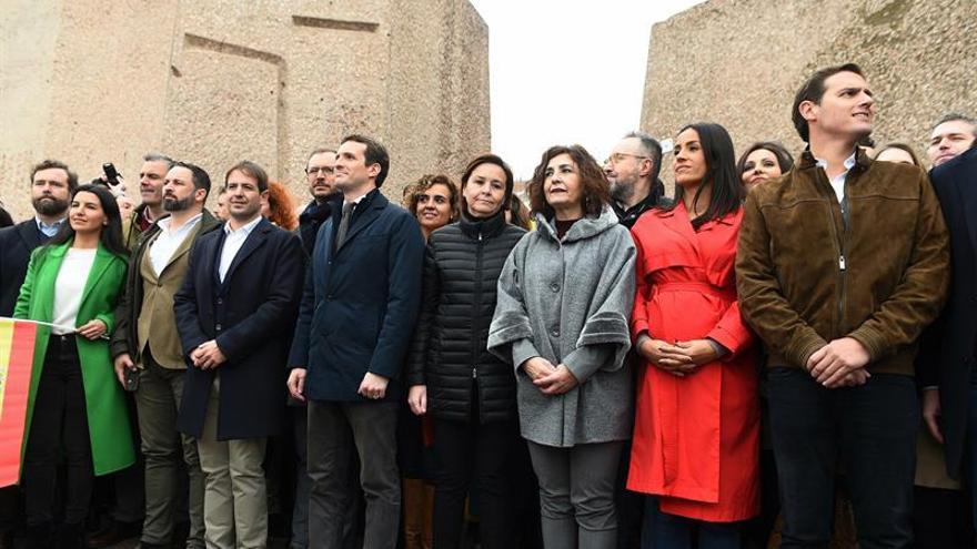 https://www.eldiario.es/politica/Revueltos-juntos_EDIIMA20190210_0262_4.jpg
