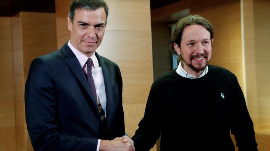 Pactos: Pedro Sánchez y Pablo Iglesias negociarán un "Gobierno de cooperación" de PSOE y Unidas Podemos  Sanchez-Iglesias-negociar-cooperacion-Podemos_EDIIMA20190611_0285_5