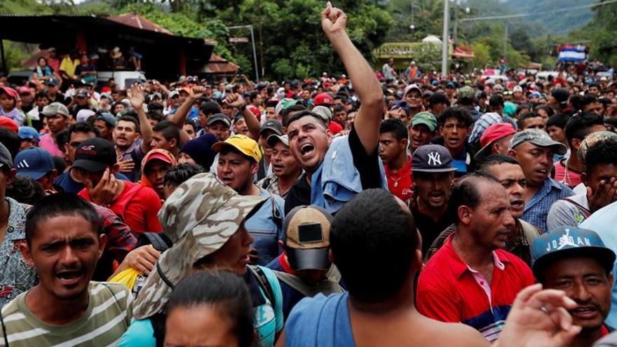 Trump amenaza con retirar fondos de ayuda a Honduras si la caravana sigue a EE.UU.