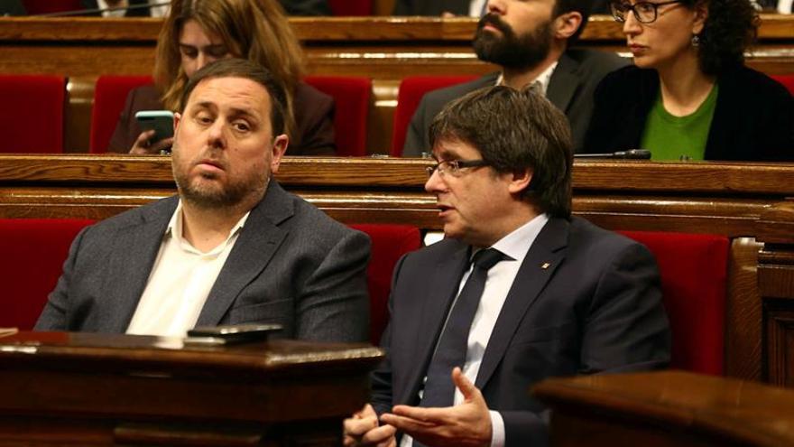 Vox se querella contra Puigdemont y Junqueras por obtener datos ilegalmente