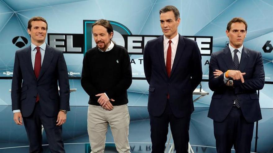Los líderes políticos españoles chocan en un intenso debate electoral
