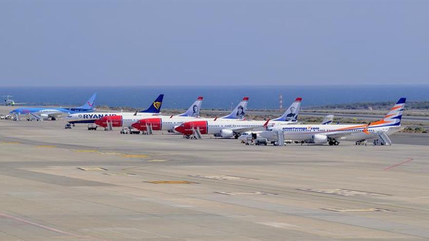 Aeropuerto de Gran Canaria reabre y Tenerife sur lo hará en próximas horas