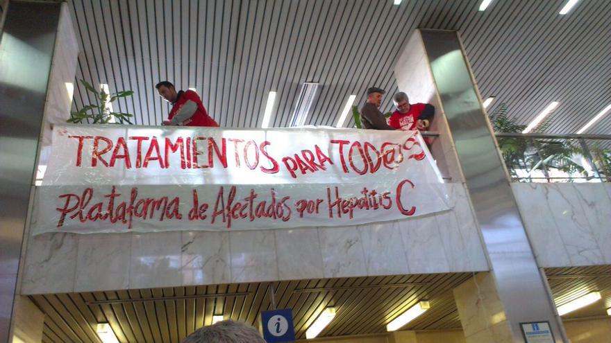 Encierro de pacientes de hepatitis C en el hospital 12 de Octubre (Madrid) /PLAFHC