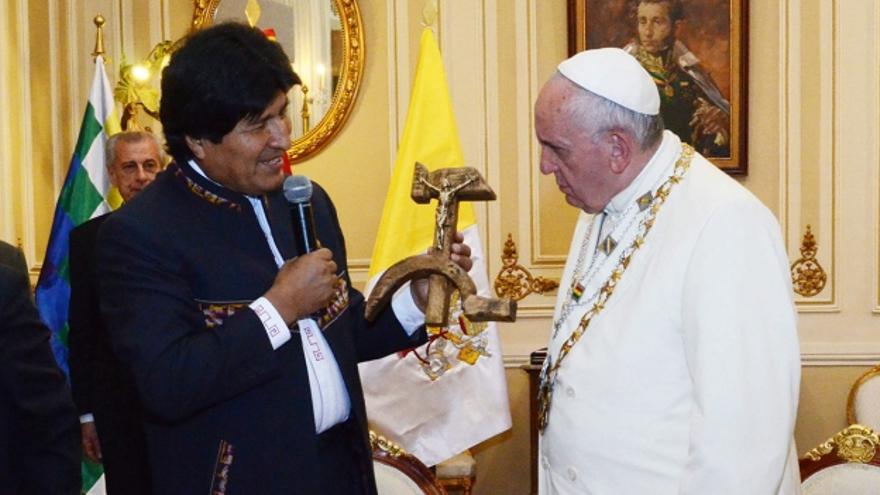 https://www.eldiario.es/sociedad/Evo-Morales-Papa-Francisco-EFE_EDIIMA20150709_0255_4.jpg