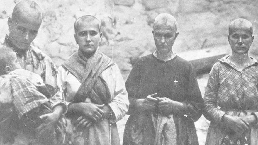 Cuatro mujeres rapadas por los franquistas en Oropesa (Toledo) por ser familiares de republicanos / FundaciÃ³n Pablo Iglesias