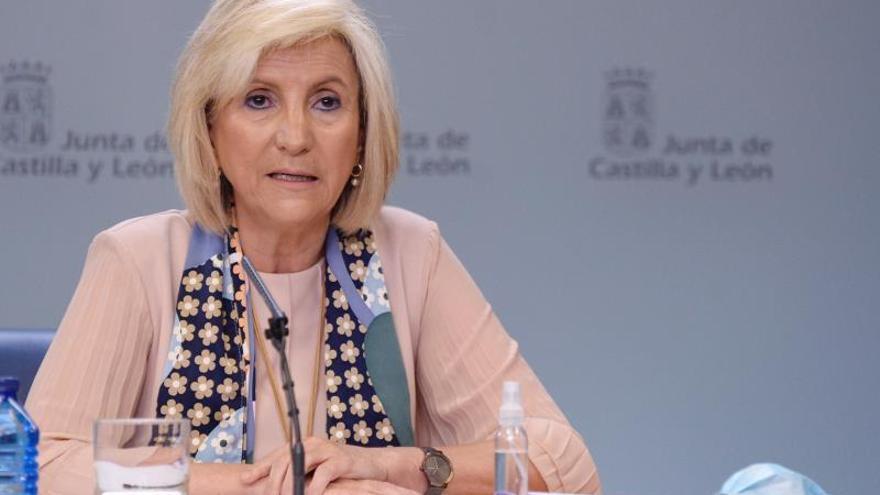 La consejera de Castilla y León, "aterrorizada" si Madrid "corre mucho"