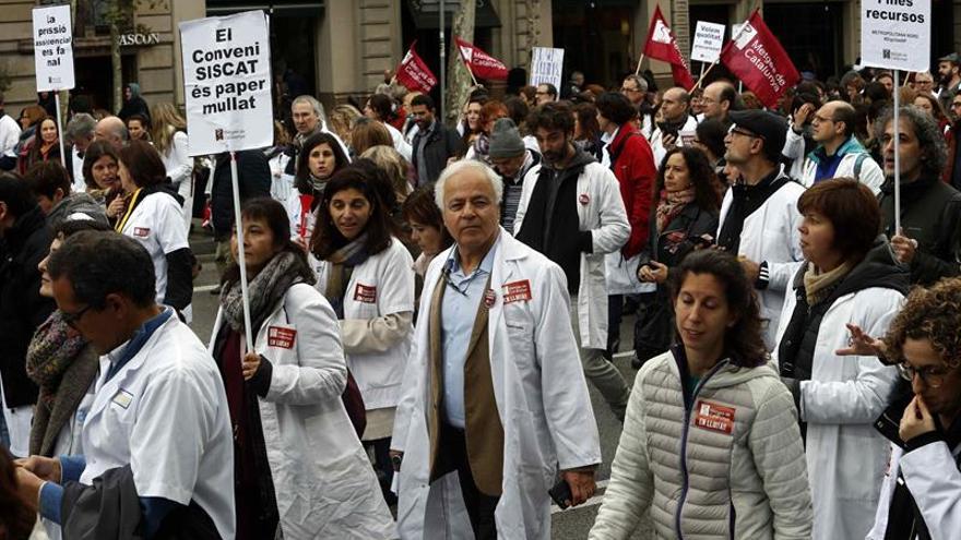 Los médicos de primaria de Cataluña mantienen la huelga