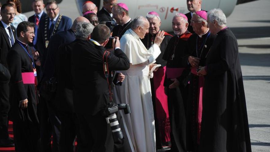 El papa pide medidas para no repetir "el fracaso" de la Iglesia ante los abusos