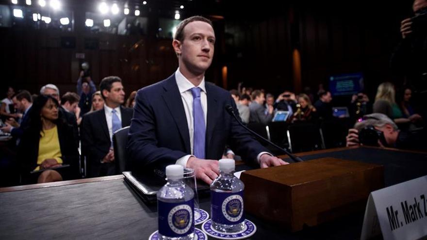 Zuckerberg asume la culpa del abuso de Cambridge Analytica ante el Senado de EE.UU.