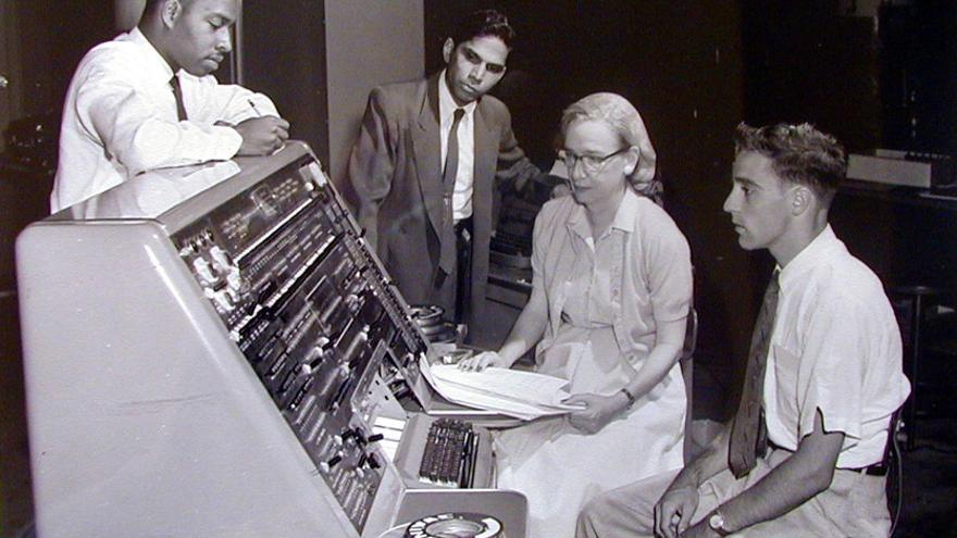 Grace Hopper con la UNIVAC