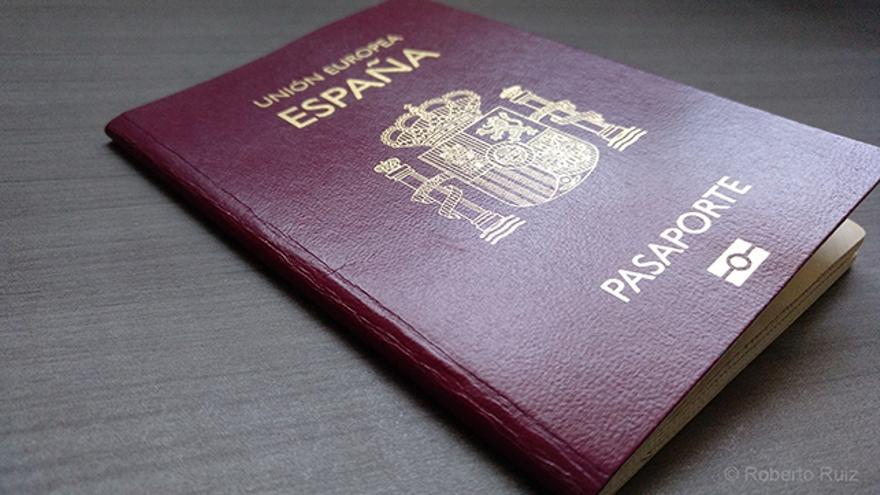 Pasaporte-espanol-visados_EDIIMA20180202_0608_1.jpg